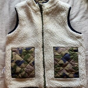 Egg New York Reversible Sherpa Fleece | Camouflage Vest